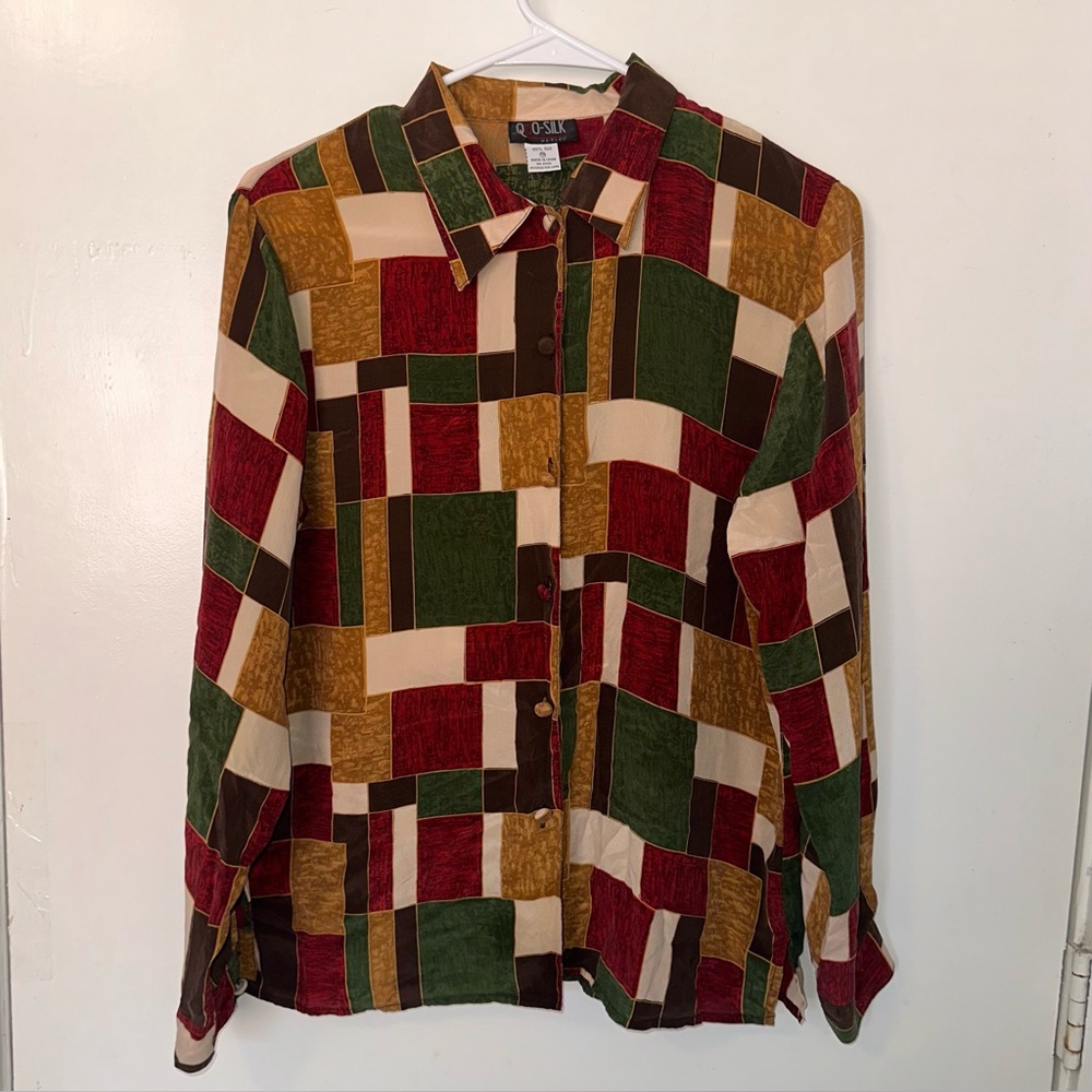 Vintage 90s 100% Silk Geometric Button-Down Long Sleeve Blouse. Size PM